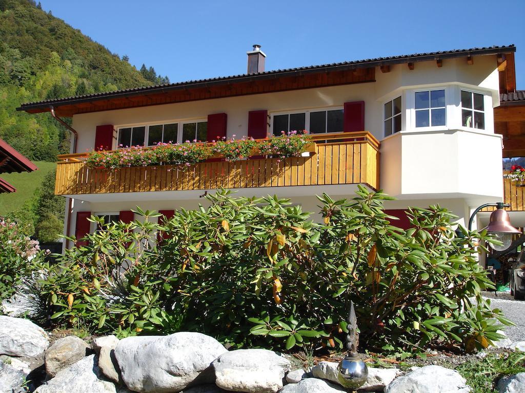 Haus Telisia Apartment Klösterle Exterior photo
